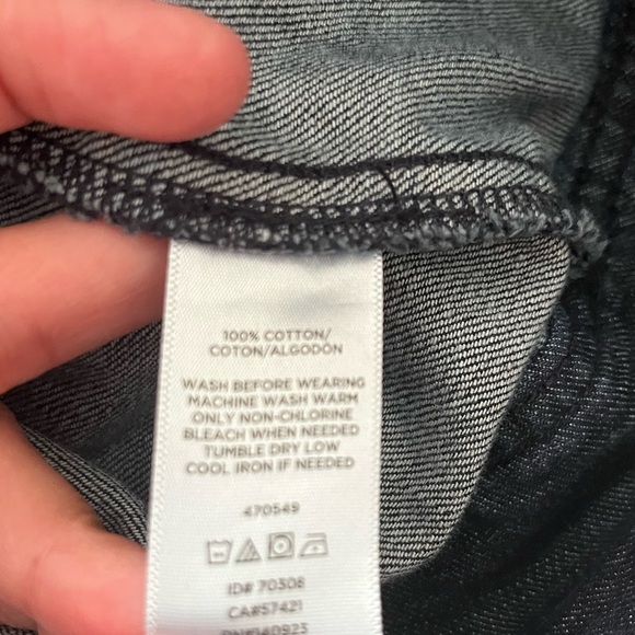 Loft Outlet NWT dark denim shorts with belt size 8 - Picture 9 of 9